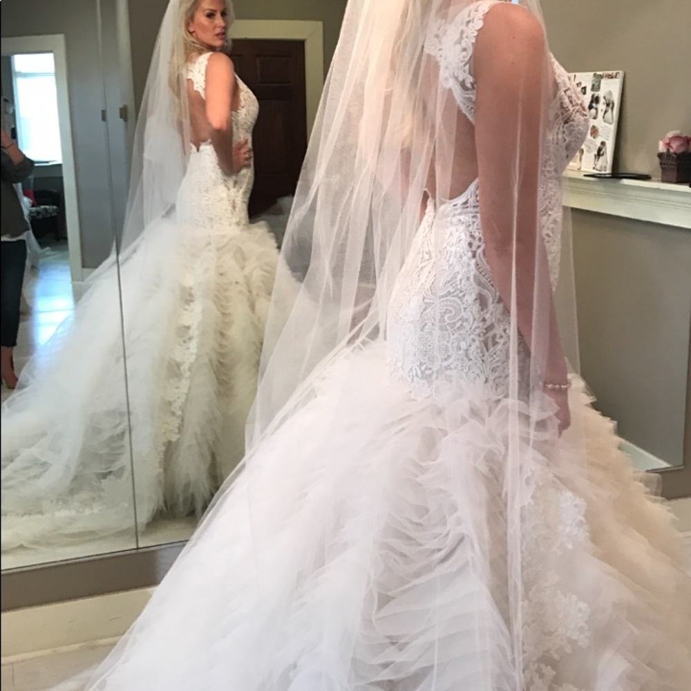 Lazaro wedding dress - Picture 7 of 8
